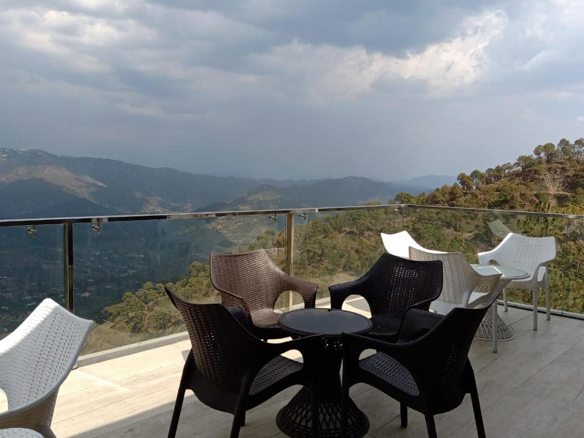 Pine Peak Villa Kasauli Bagian luar foto