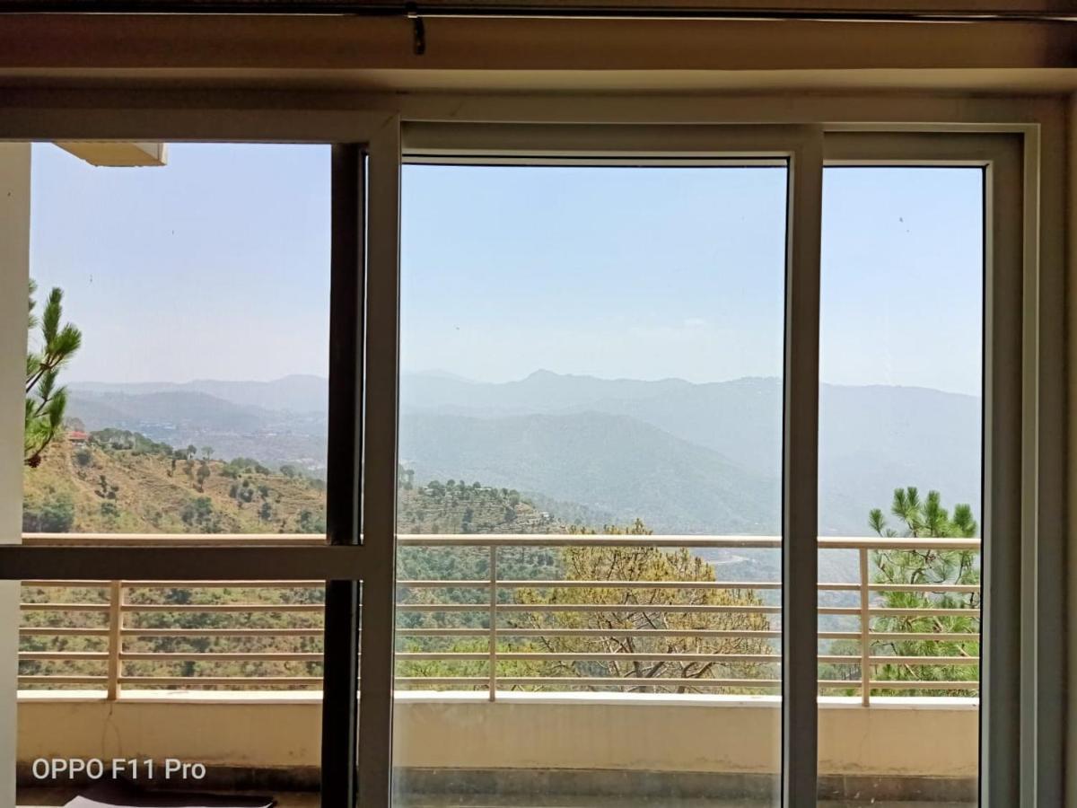 Pine Peak Villa Kasauli Bagian luar foto